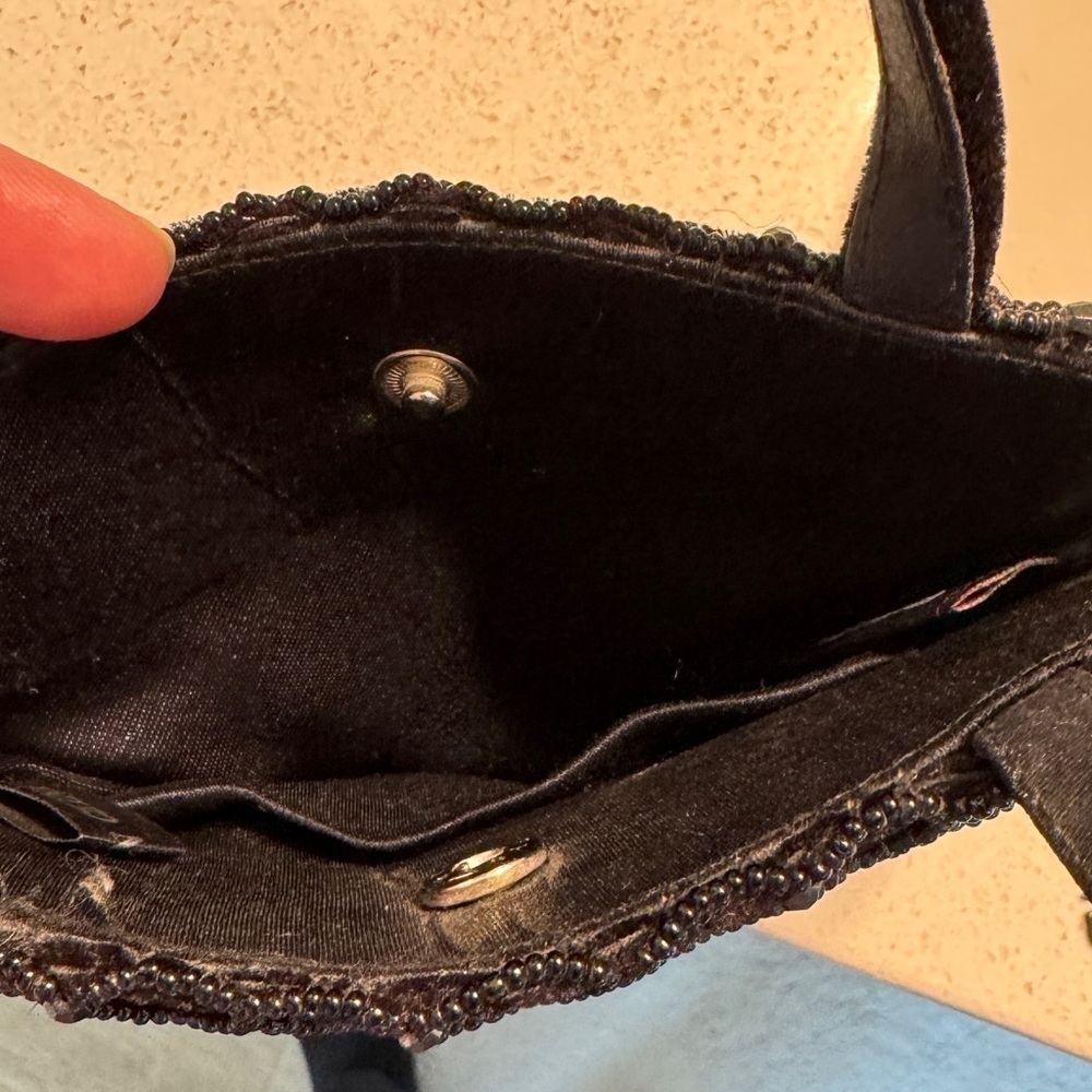 Elegant Black Velvet Tote Bag - Picture 3 of 3